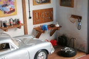 Diorama Klassikwerkstatt 1:18 mit Modellauto Porsche 356